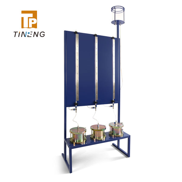 Constant head permeameter for coarse soil