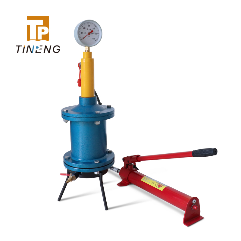 Concrete mixture pressure weepage tester
