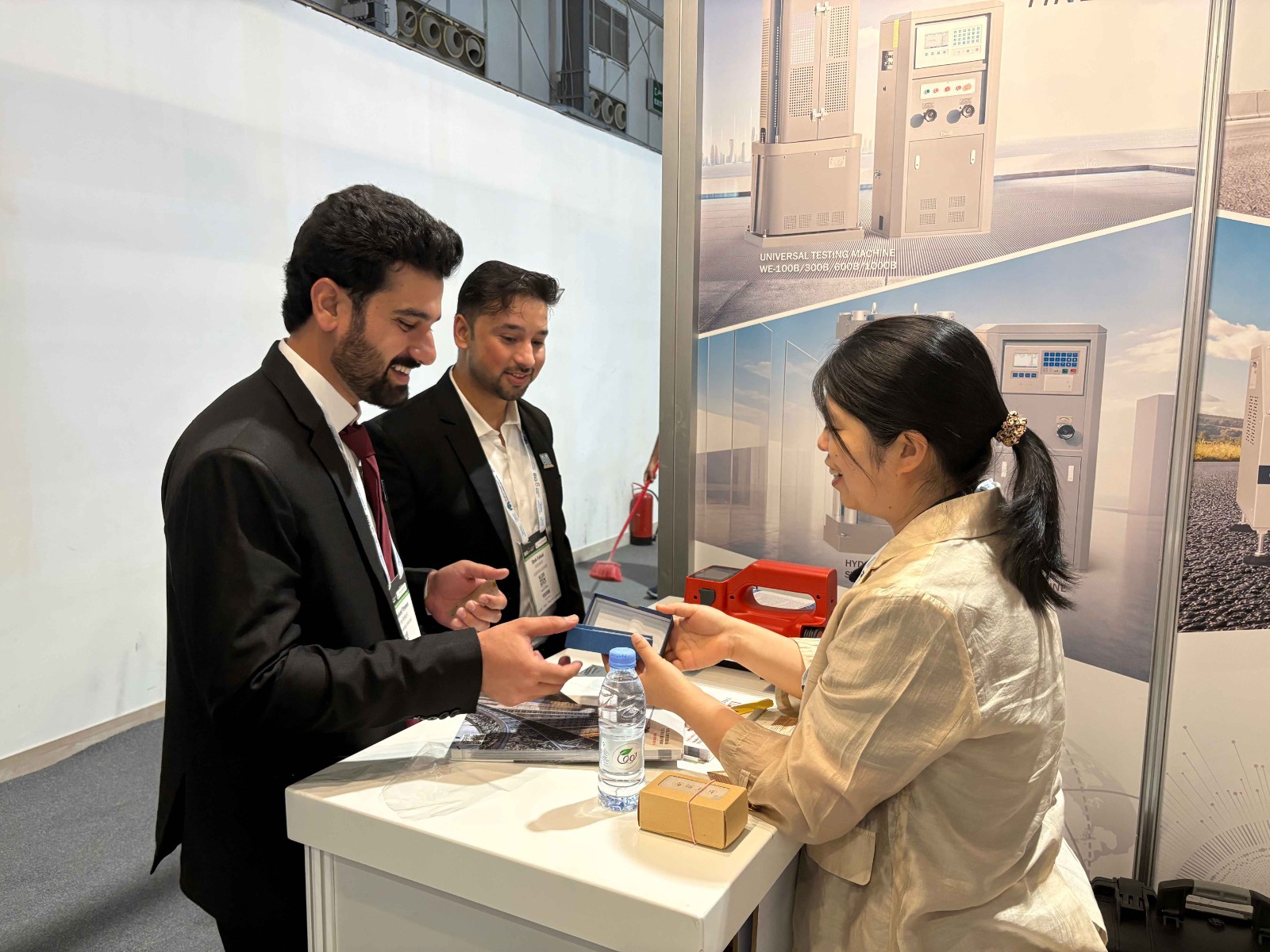 The-photo-shows-Tianpeng's-exhibition-stand-at-Big-5-Construct-Saudi-2026,-where-visitors-explored-construction-materials-testing-equipment-and-discussed-their-testing-requirements-with-the-Tianpeng-team.jpg The-photo-shows-Tianpeng's-exhibition-stand-at-Big-5-Construct-Saudi-2026,-where-visitors-explored-construction-materials-testing-equipment-and-discussed-their-testing-requirements-with-the-Tianpeng-team.jpg
